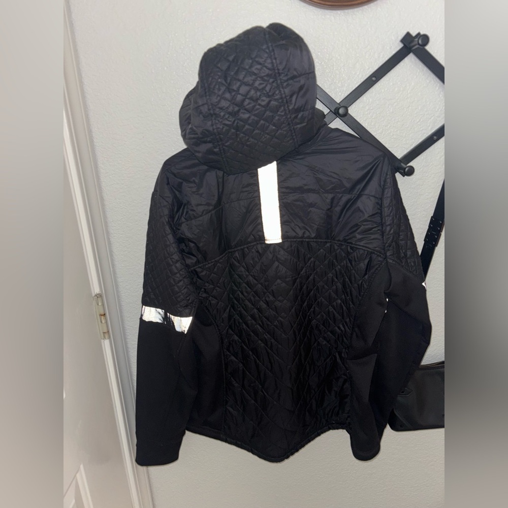 Athleta Rock Springs CYA Jacket Black Quilted Puffer Hooded Reflective 1X Runner - Picture 5 of 5